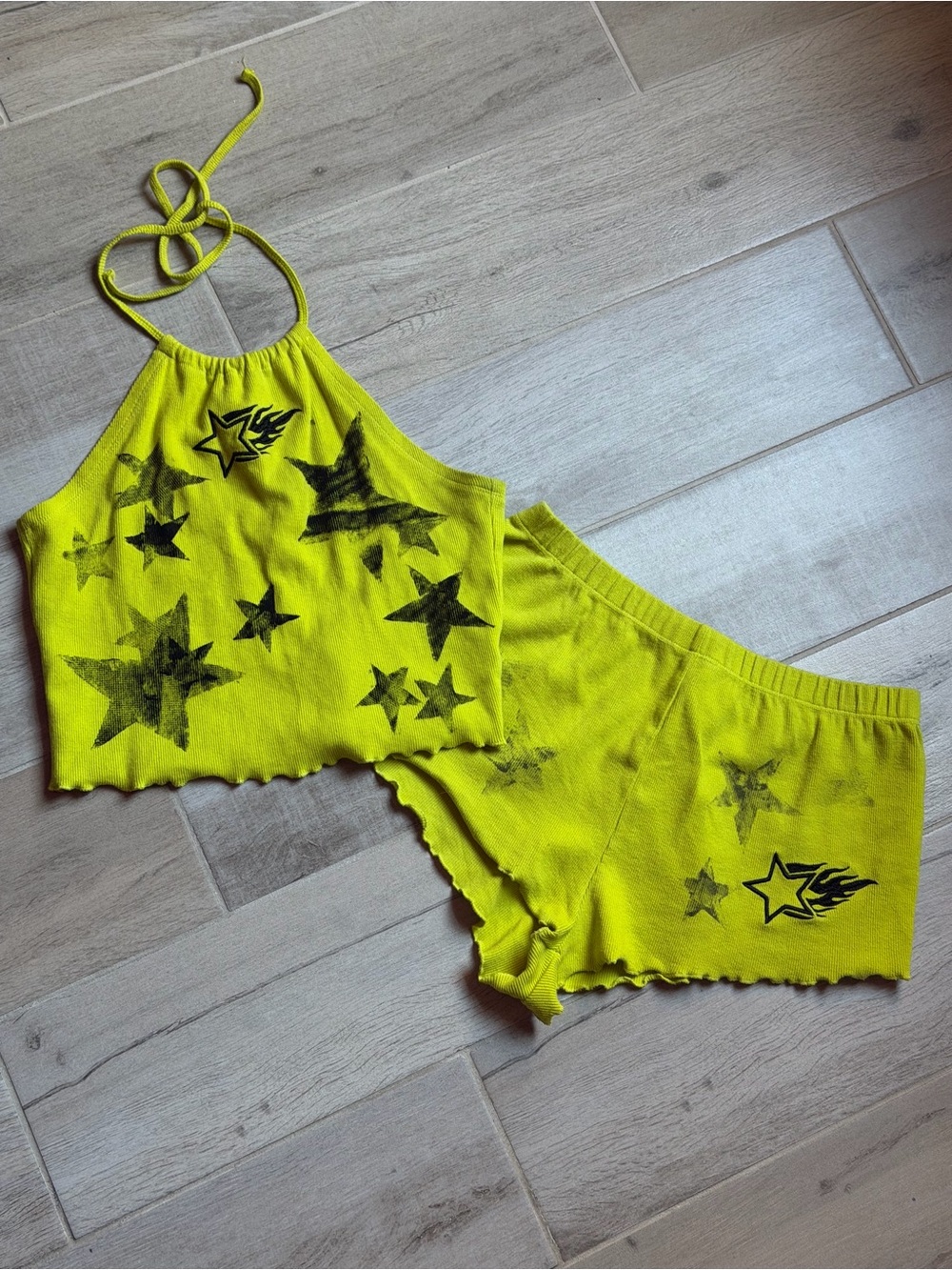 Neon Yellow Star Print Women's Shorts - Bright Star
